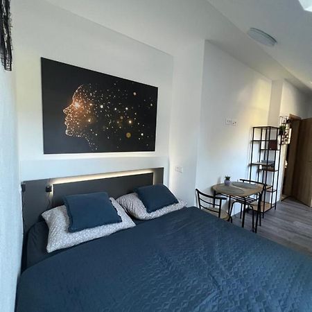 Hobiti Apartman - Frodo Černá v Pošumaví Extérieur photo