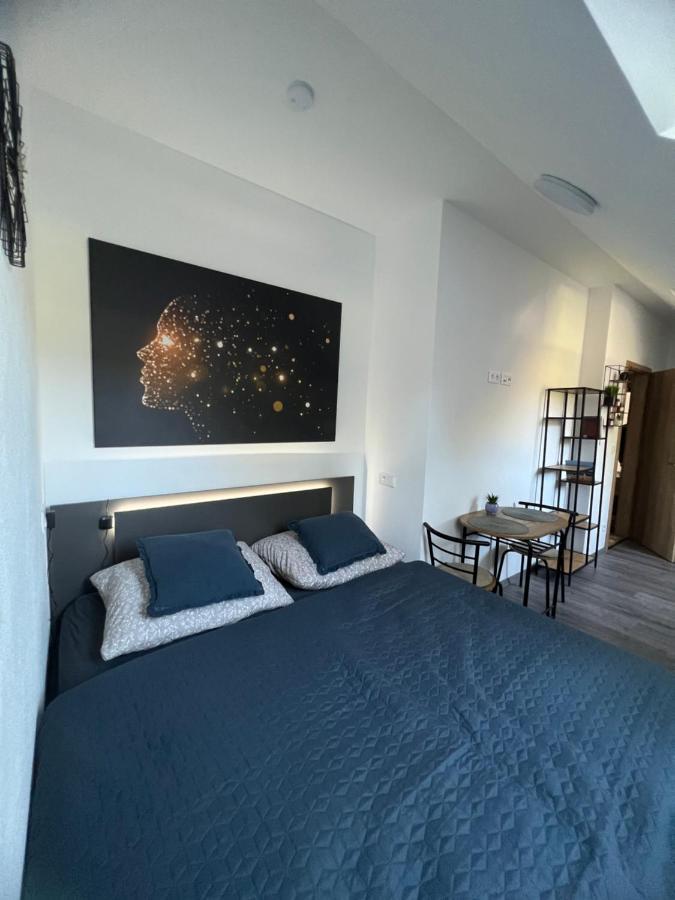 Hobiti Apartman - Frodo Černá v Pošumaví Extérieur photo